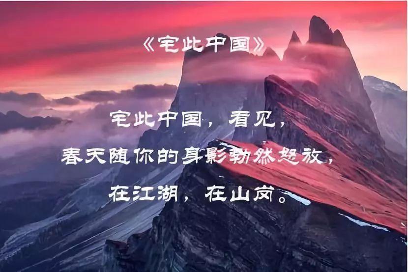 脑部有伤老人散步突然发病，特警背起他送回家，看看吧