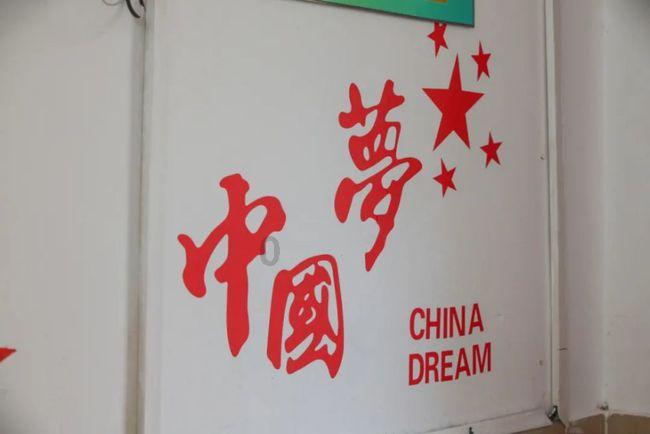想带小孩来个亲子旅游，大家觉得居住在什么酒店比较好呢？游戏画面